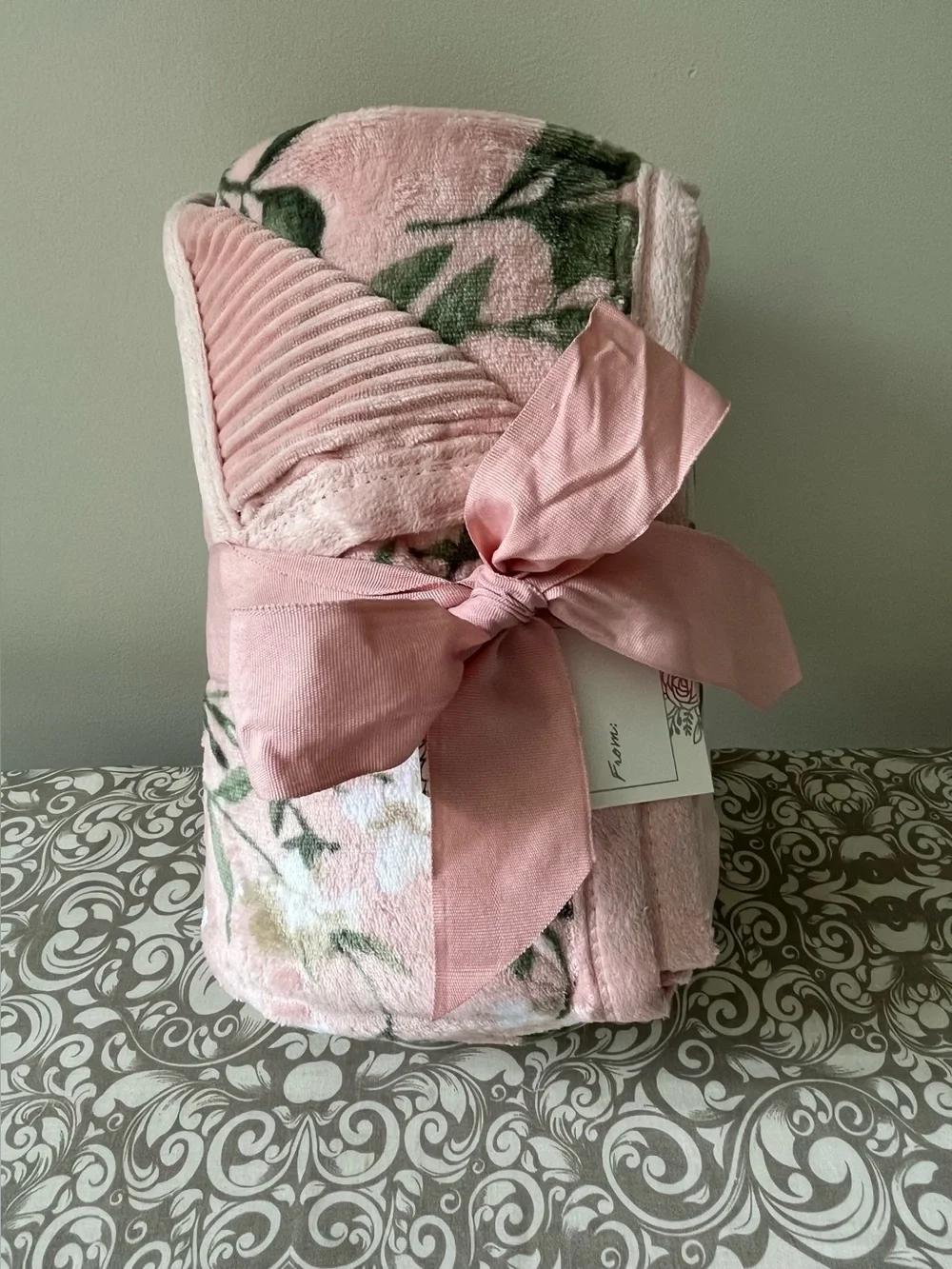 Home Reflections Pink Floral Plush Throw Blanket